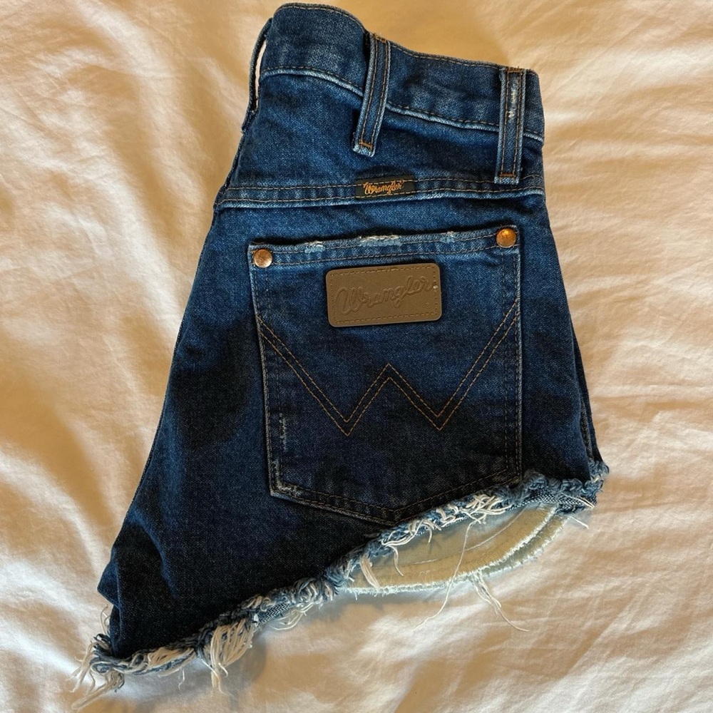 Wrangler Women's modern dark wash heritage shorts